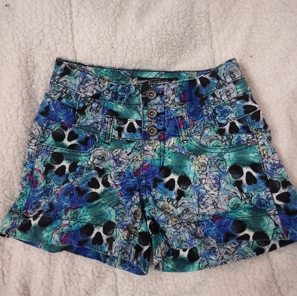Lovesick Pants - 10 For $10 Lovesick skull highwaisted shorts size 0